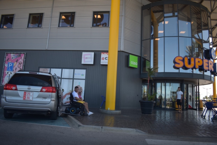wheelchair-supermarket-dropoff