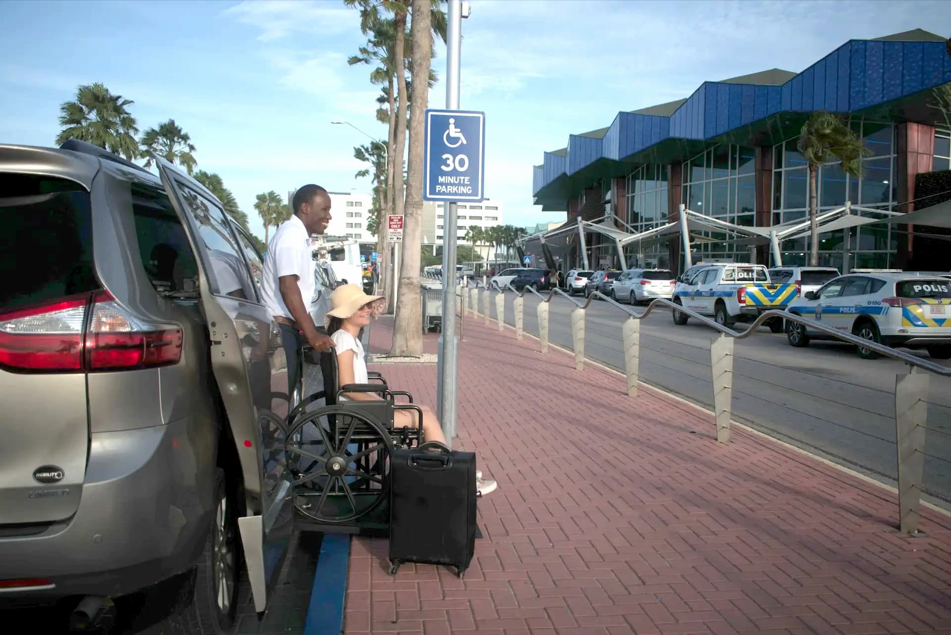 airport-luxury-van-dropoff